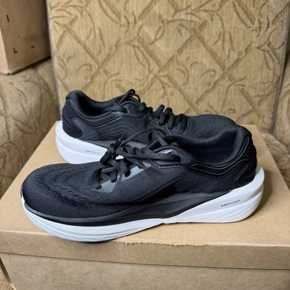 Topo Athletic Phantom 4 Black White Women's Size 7.5 Road Running Shoes